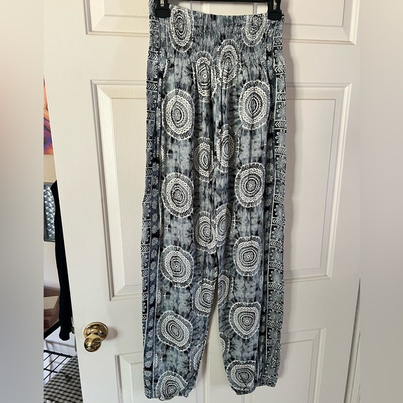 Lotus and Luna 
Harem Pants - Picture 1 of 6